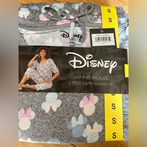 NWT Womans Disney Minnie Mouse Super Soft  Woman’s Pajama Set